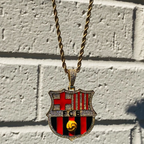 FC Barcelona Necklace Soccer Chain and Team Badge Pendant Gift - Picture 3 of 8